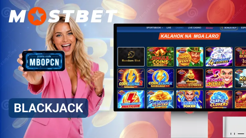 Nagpapamahagi ang mesa ng blackjack ng mga baraha para sa bagong round.